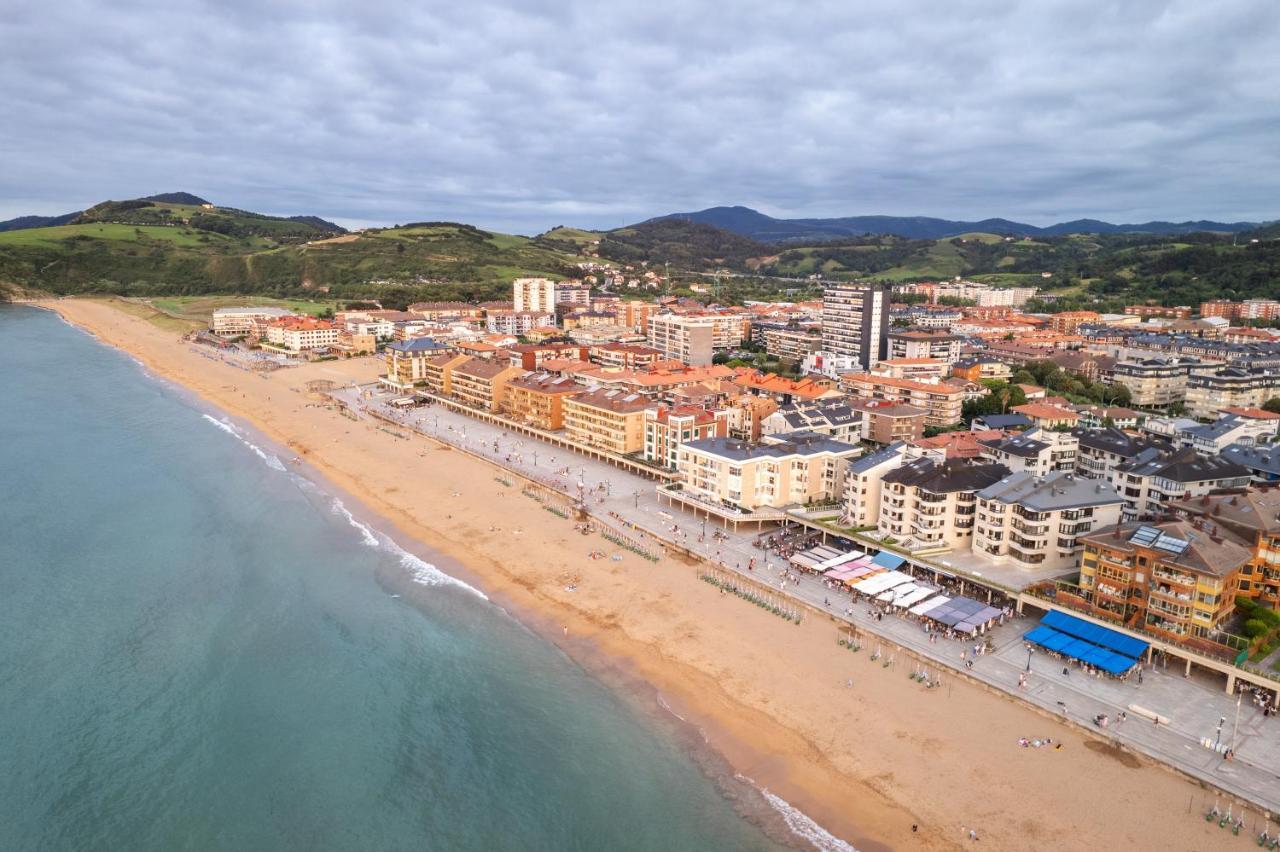 Zarautz Beach With Parking By Aston Rentals Eksteriør billede
